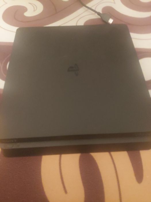 Playstation slim 4