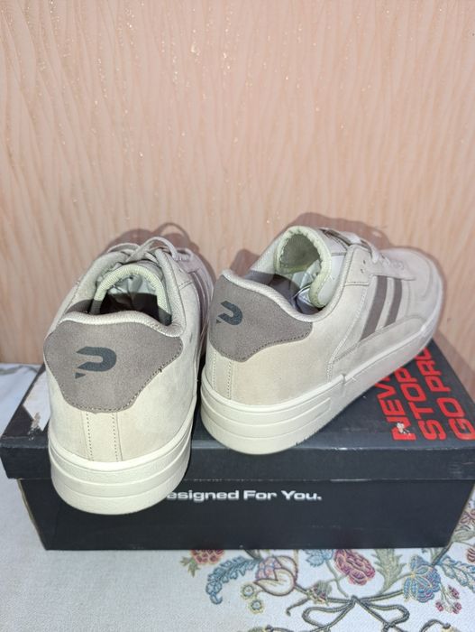 Турецкие кроссовки размер 43