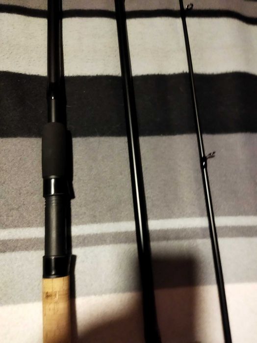 NEVIS CASTMASTER 390 cm-180 gr . NOU .