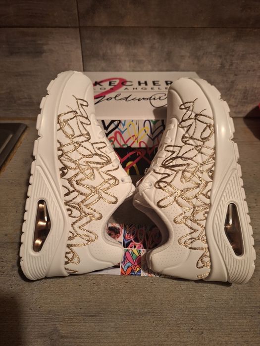 Adidasi Skechers