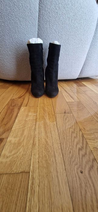 Incaltamine de iarna - Botine Louboutin