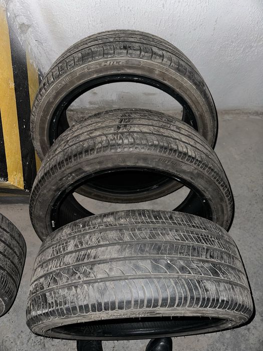 Шины летние 235/40/19