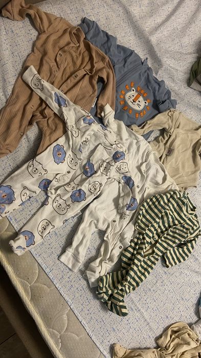 Продам детские вещи