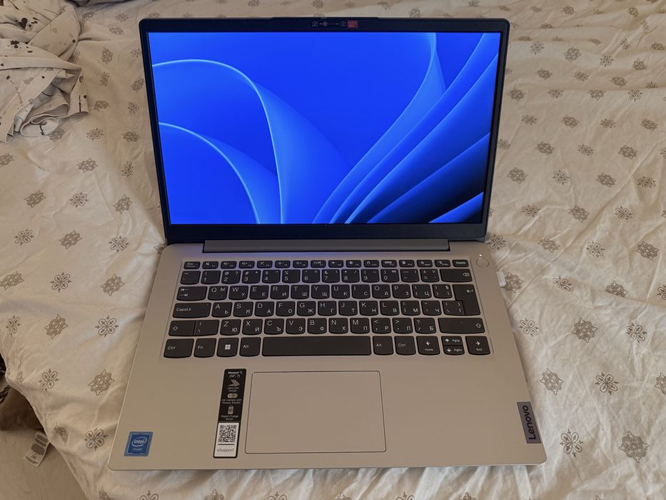 Lenovo 14.7 incha