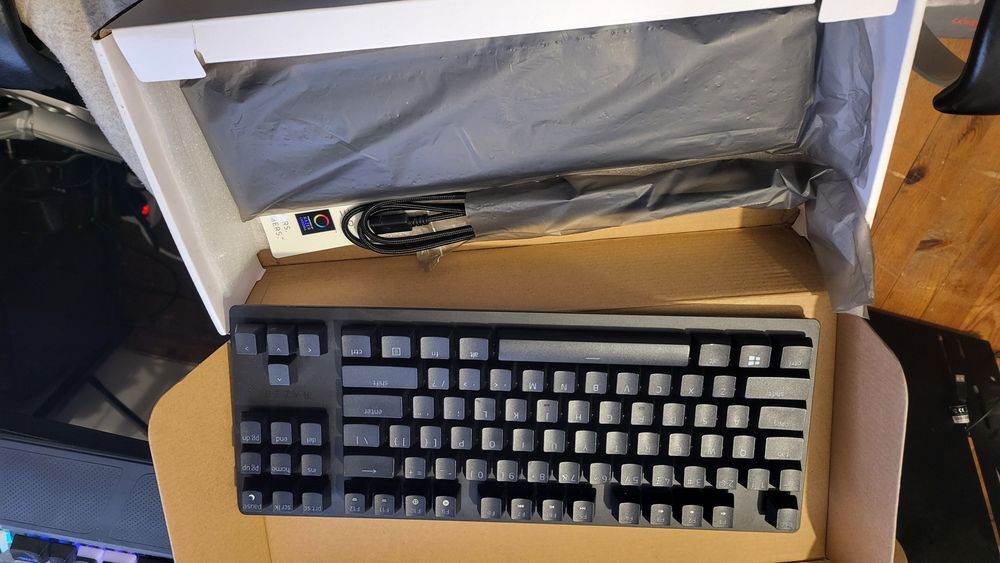 Razer Huntsman V2 TKL Red Linear Optical – RGB, 8000 Hz, нова гр. София ...