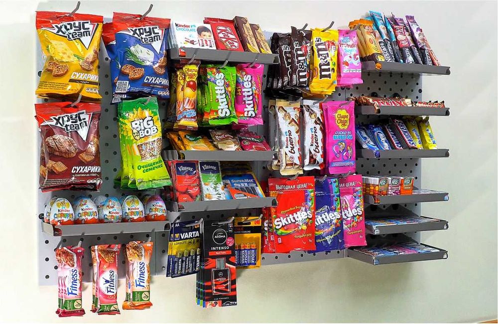 Teshilgan panel, перфопанель, do'konda ilgaklar uchun panel