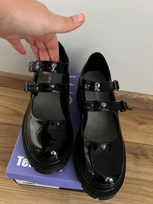 Лачени обувки 38 номер