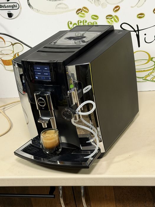 Кафемашина кафе автомат JURA E8 с гаранция