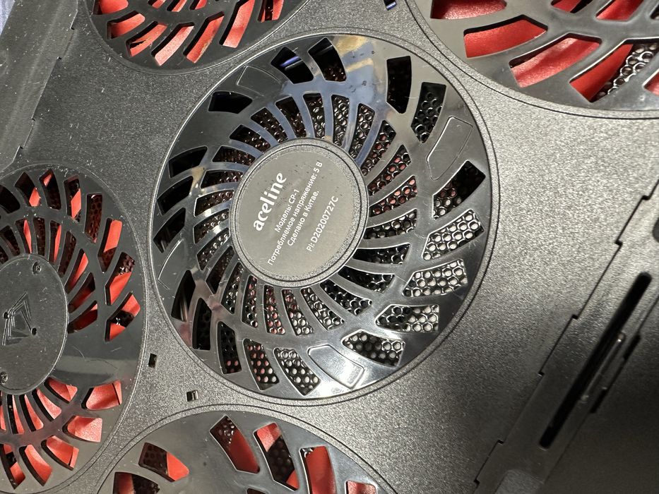 Охлаждающая подставка для ноутбука