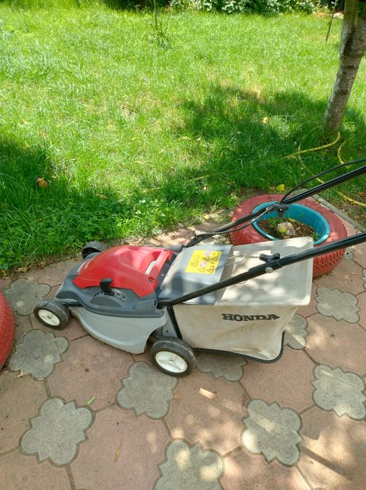 Masina de tuns iarba Honda