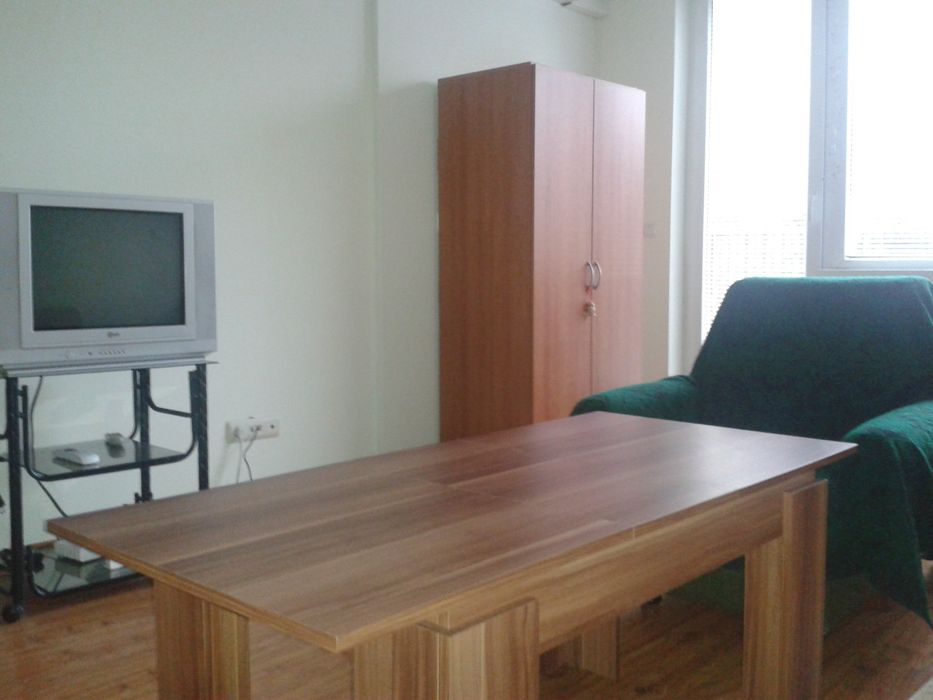 Собственик продава двустаен апартамент на ул. Евлоги Георгиев, етаж 1