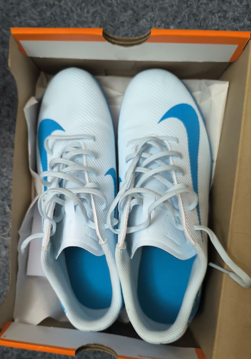 Футболни стоножки за изкуствена трева ,Nike Mercurial Vapor  16 -42,5