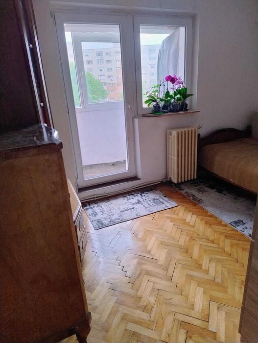 Apartament 4 camere decomandate · Etaj 3/8 · 84 mp
