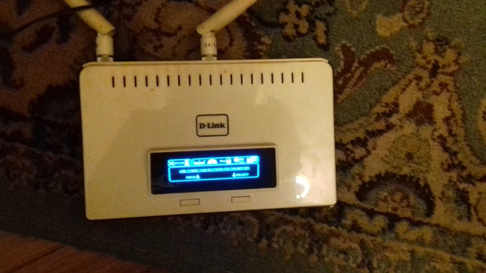 Router D-Link DIR-855 , ASUS DSL-N55U ,  CISCO EA4500