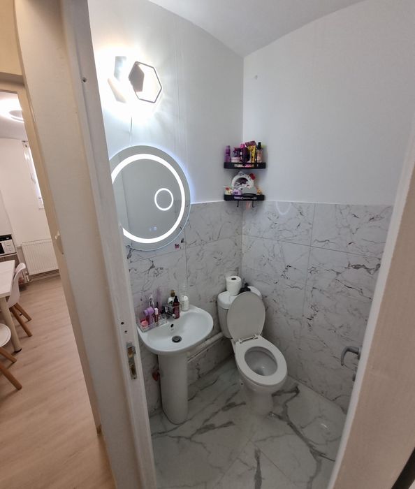Apartament 3 camere de vânzare
