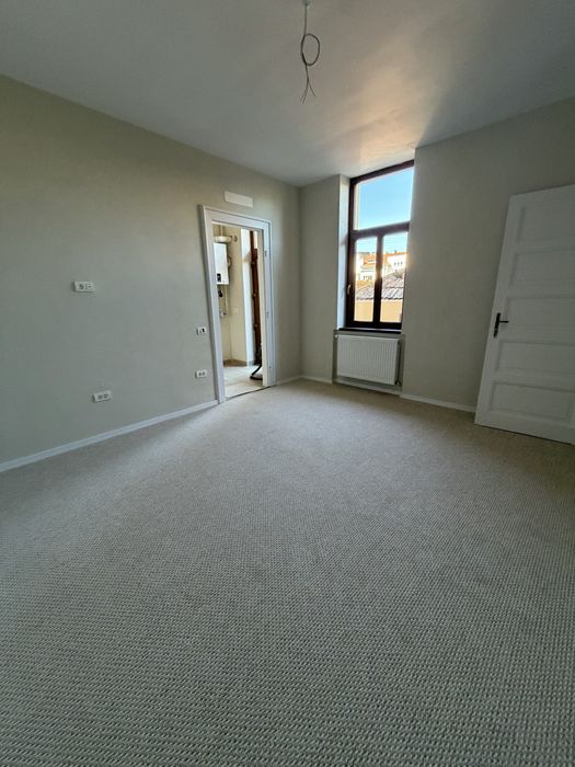 Vand apartament 3 camere in Piata Mihai Viteazu-renovat complet!