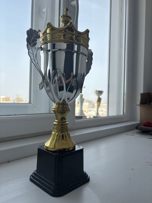 Продам кубок новый