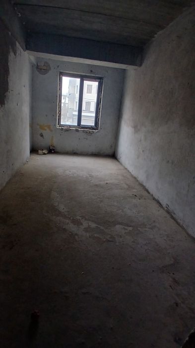 Uy sotiladi.
Vodnikda 6 etajkali domni
2 etajida, 40m², yangi novostro