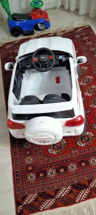Продам детскую машинку