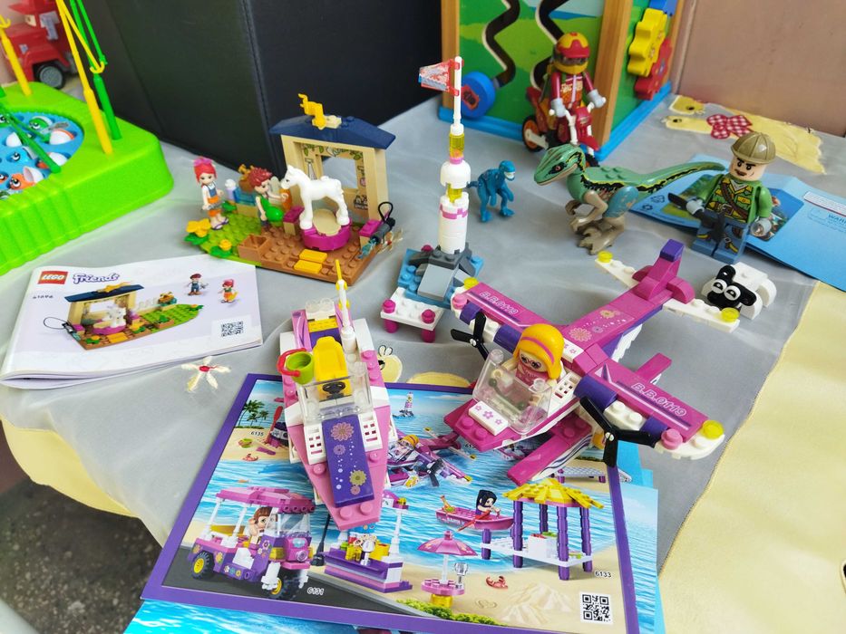 Детски играчки - фигурки, кукли, динозаври, конструктори