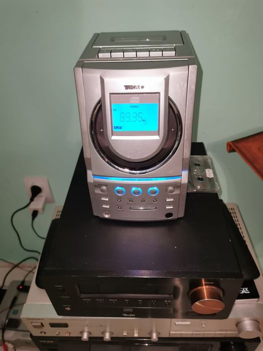 TEAC radio cd și caseta in stare de funcționare