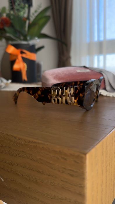 Нови слънчеви очила на Miu Miu
