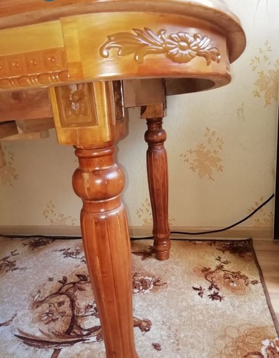 Продам стол натуральный дуб