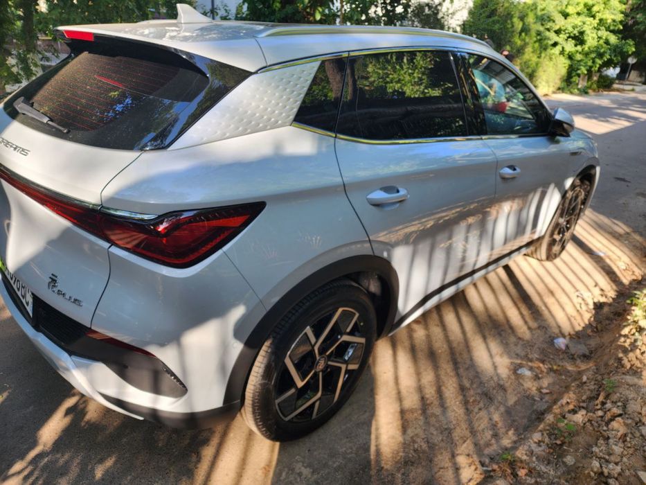 BYD Yuan plus 5 позиция