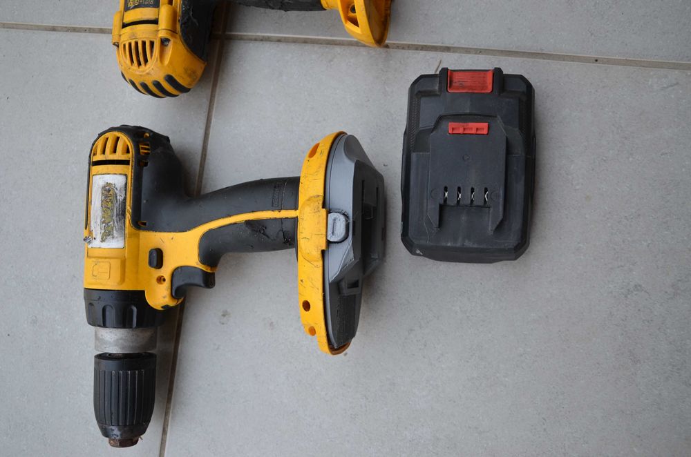 Filetante bormasina percutie Dewalt Parkside cap la unghi