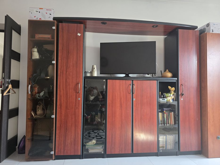 Vând corp biblioteca