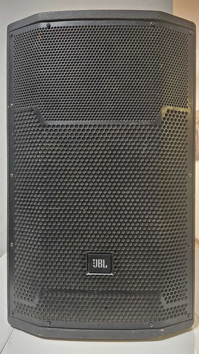 JBL PRX 715 este o boxă activă profesională PA (Public Address)