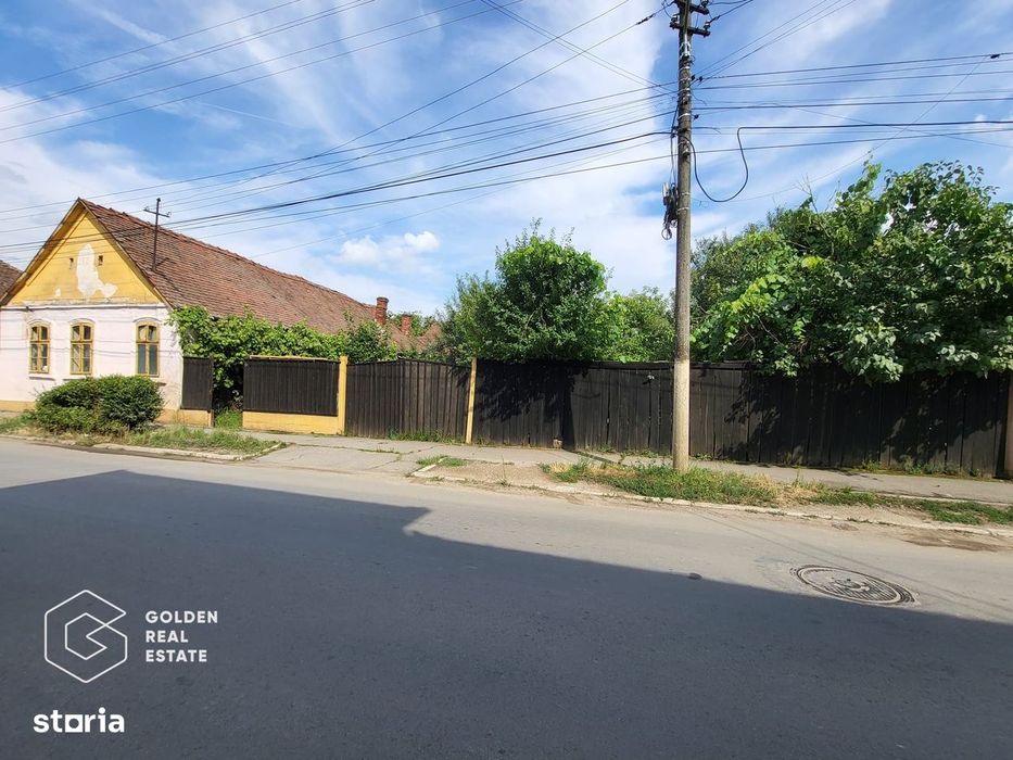 Casa cu teren de 1807 mp, Oras Lipova