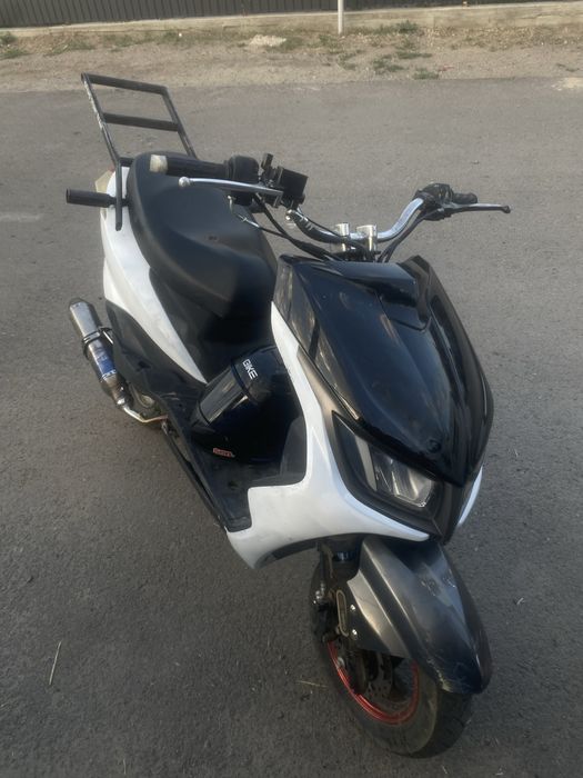 Продам срочно м8 lY-YA