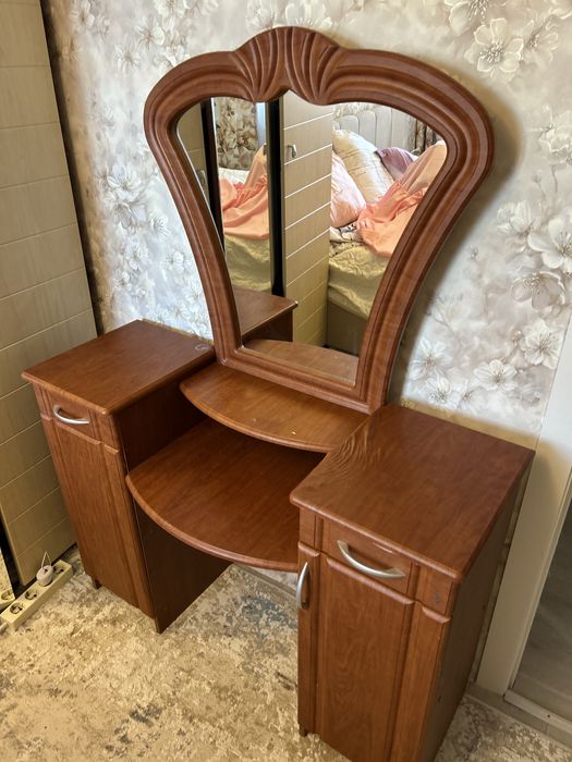 Туалетный столик