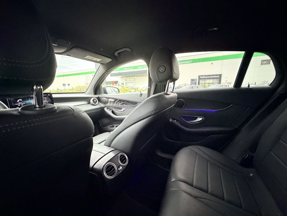 Mercedes-Benz GLC 200 4MATIC, an fabricație 2021Motor Hibrid Km Reali