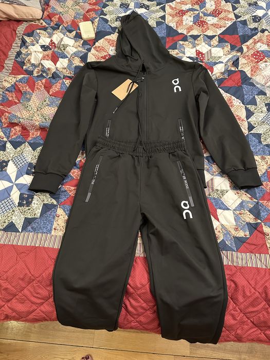 Спортивный костюм на мальчика 10-12 лет.