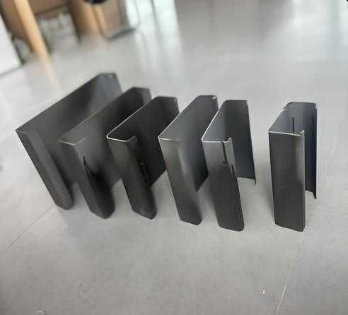 металл лист черный , профиль гнутый