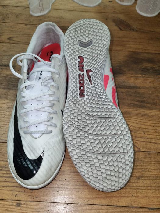 Футболни обувки Nike Mercurial