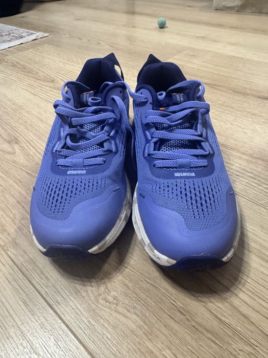 Vand adidasi Under Armour trail