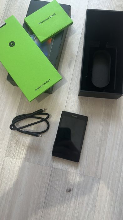 Аппаратный кошелёк OneKey Pro