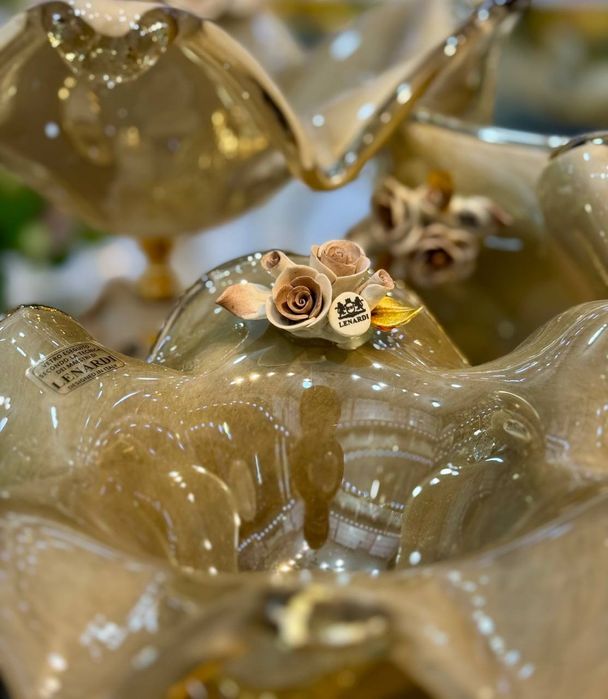 Сервиз декоративный на золотой подставке