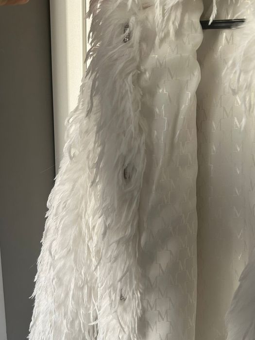 Шубка нарядная белая