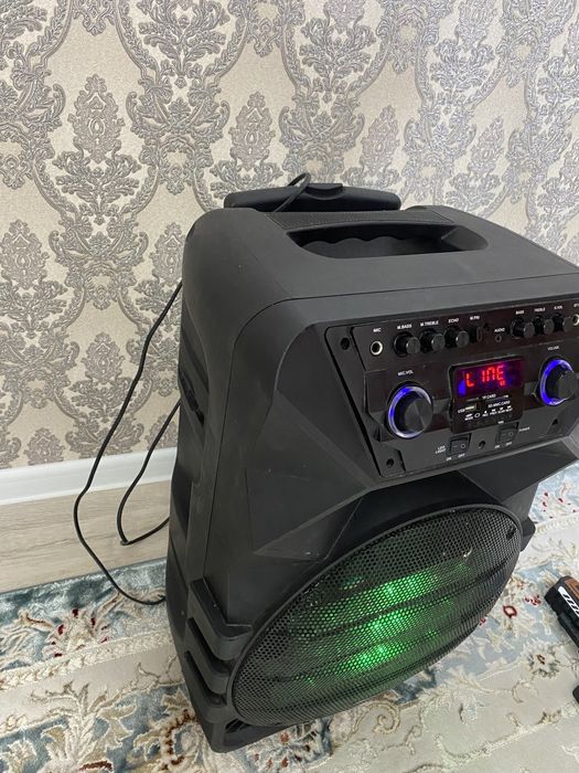 Продам колонку качает отлично