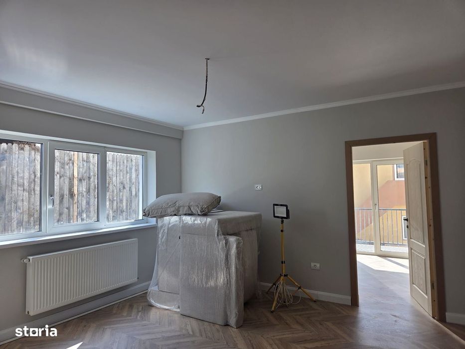 Apartament de vanzare 2 camere semidecomandat -  zona Bere - Pitesti