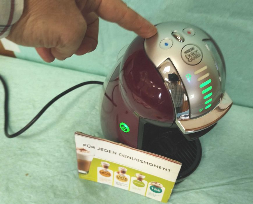 Кафемашина с гаранция 1 година Automat NESCAFÉ® Dolce Gusto Krups Genio.Purple за капсули Долче густо лилава