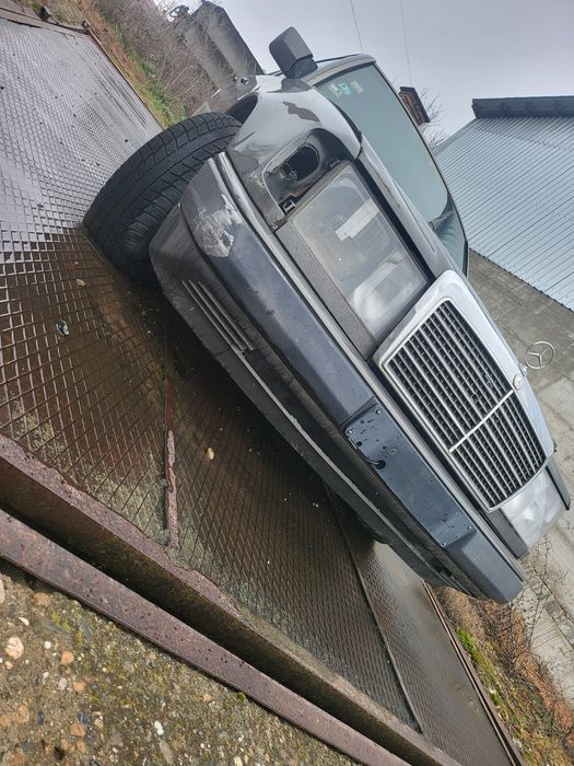 Мерцедес 124 200E. НА ЧАСТИ