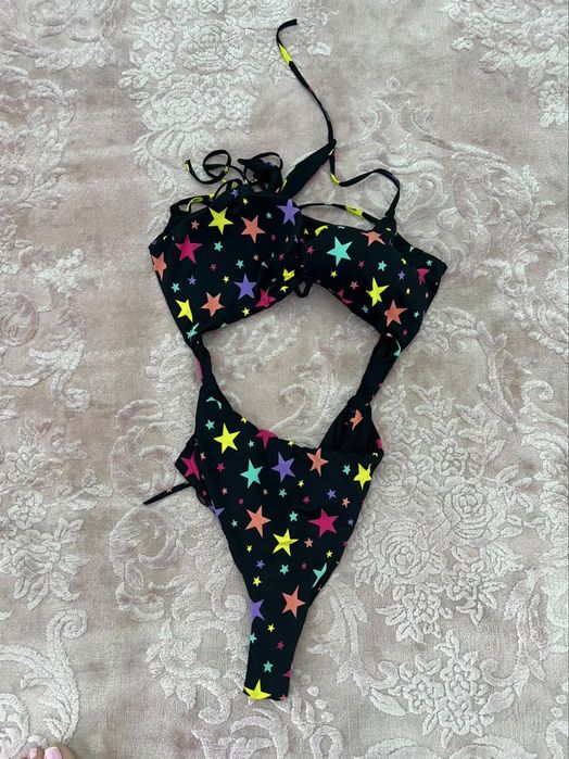 Vand costum de baie pentru fete