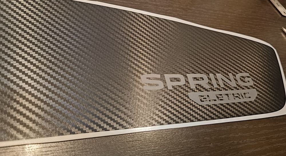 Bandouri laterale compatibile Dacia Spring carbon/negru mat texturat