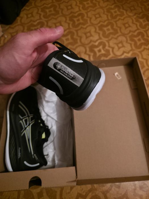 Маратонки Asics Gore-Tex