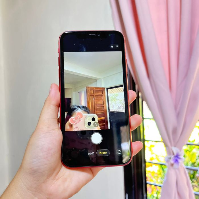 RARITATE : iPhone 11 RED ca NOU